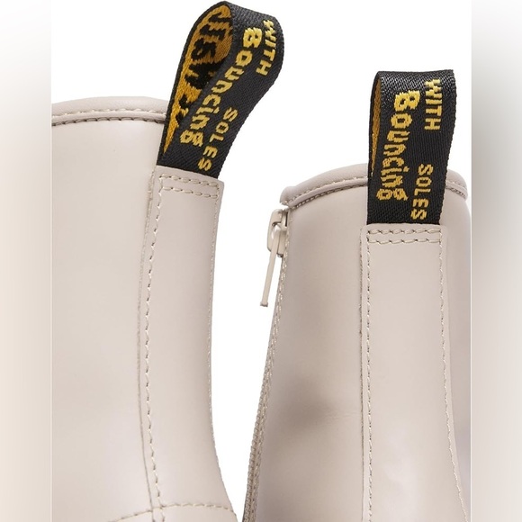 NWT DR MARTENS 1460 Fashion Leather Boot! - Picture 2 of 9